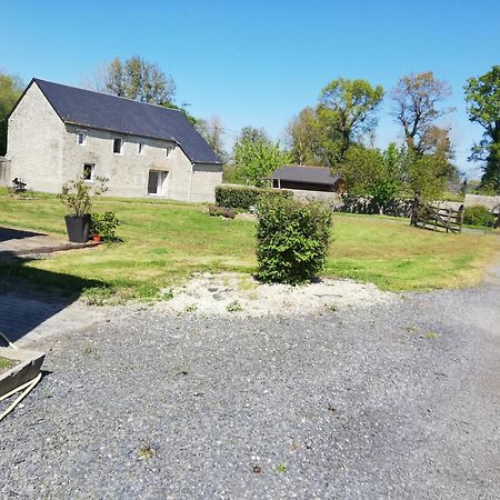 Ferme De Montigny Bed & Breakfast Asnieres-en-Bessin Bagian luar foto