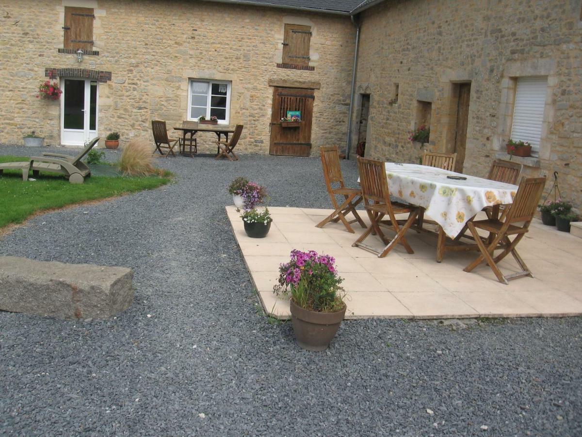 Ferme De Montigny Bed & Breakfast Asnieres-en-Bessin Bagian luar foto