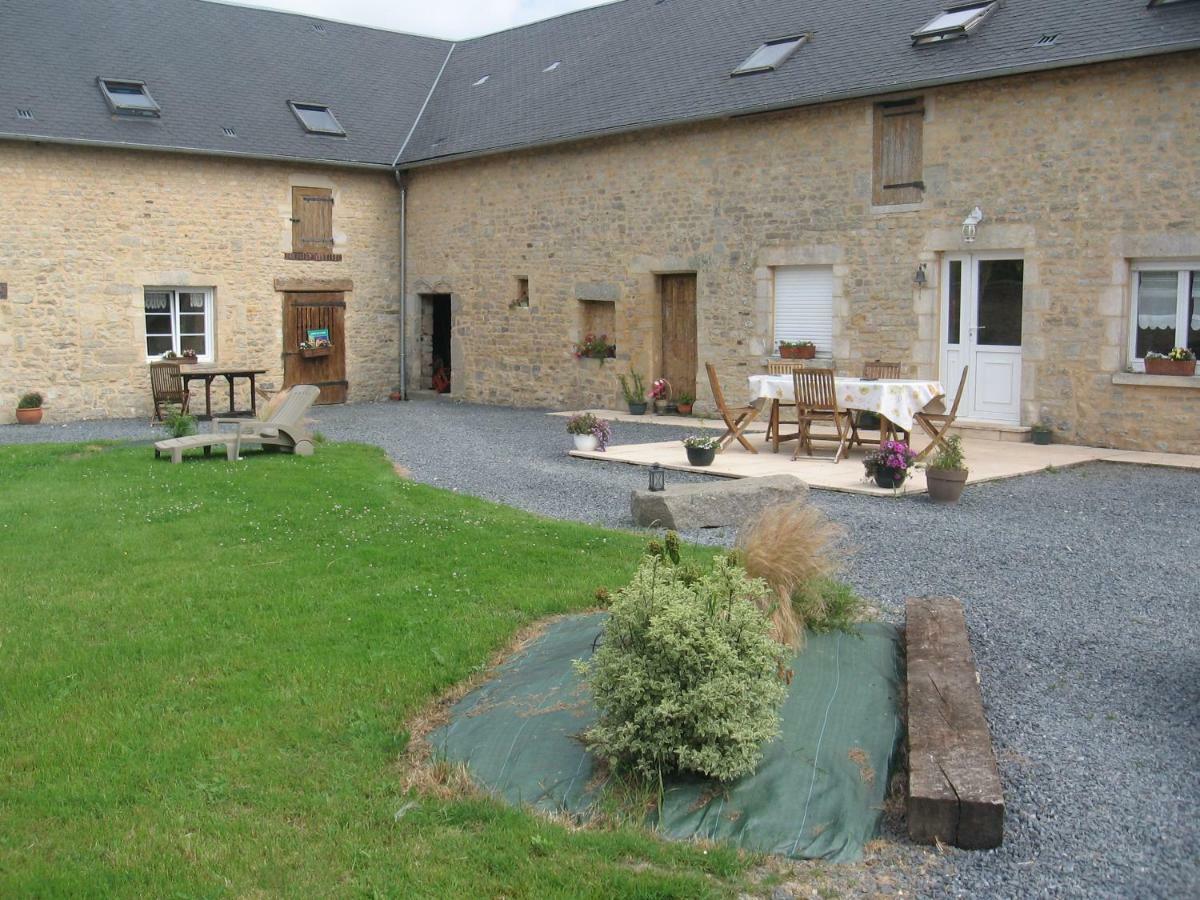 Ferme De Montigny Bed & Breakfast Asnieres-en-Bessin Bagian luar foto